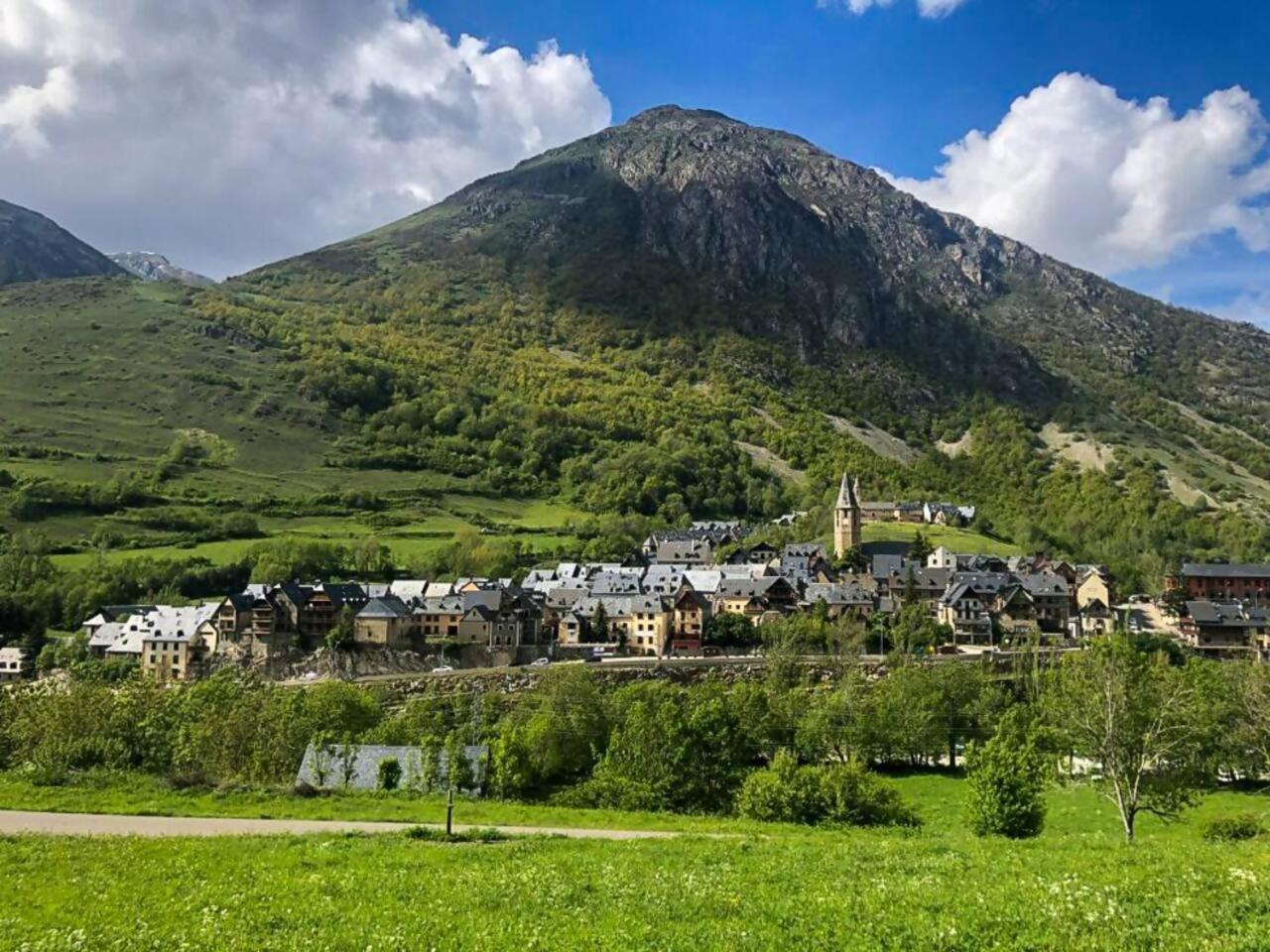 Espacioso Apartamento Con Jardin En Salardu Naut Aran  Exterior foto