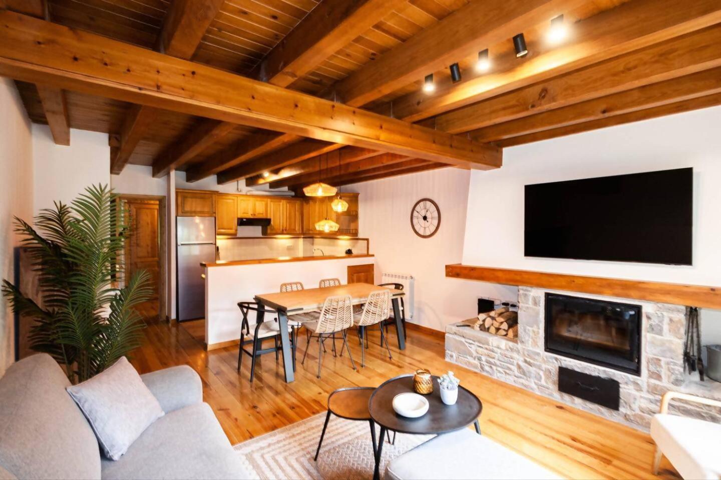 Espacioso Apartamento Con Jardin En Salardu Naut Aran  Exterior foto